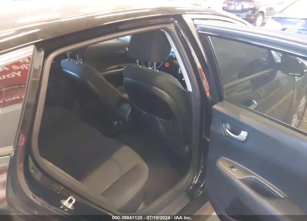 2017 KIA OPTIMA LX VIN: 5XXGT4L32HG163486