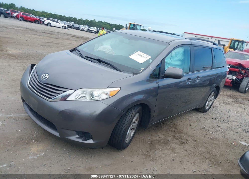 2017 TOYOTA SIENNA LE 8 PASSENGER VIN: 5TDKZ3DC4HS871934