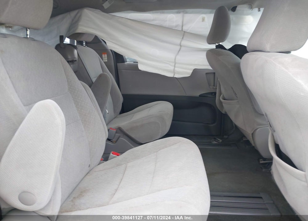 2017 TOYOTA SIENNA LE 8 PASSENGER VIN: 5TDKZ3DC4HS871934