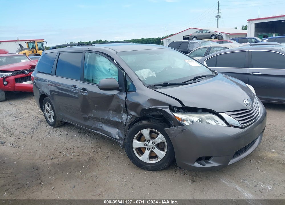 2017 TOYOTA SIENNA LE 8 PASSENGER VIN: 5TDKZ3DC4HS871934