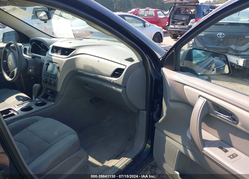 2016 CHEVROLET TRAVERSE LS VIN: 1GNKVFED2GJ324619