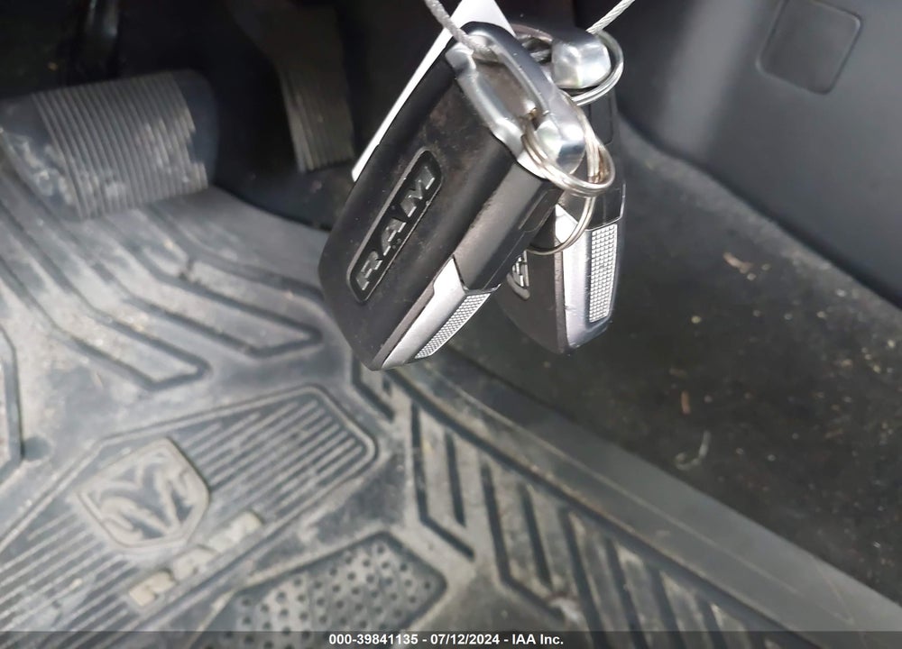 2020 RAM 1500 BIG HORN 4X2 5'7 BOX VIN: 1C6RREFT0LN158154