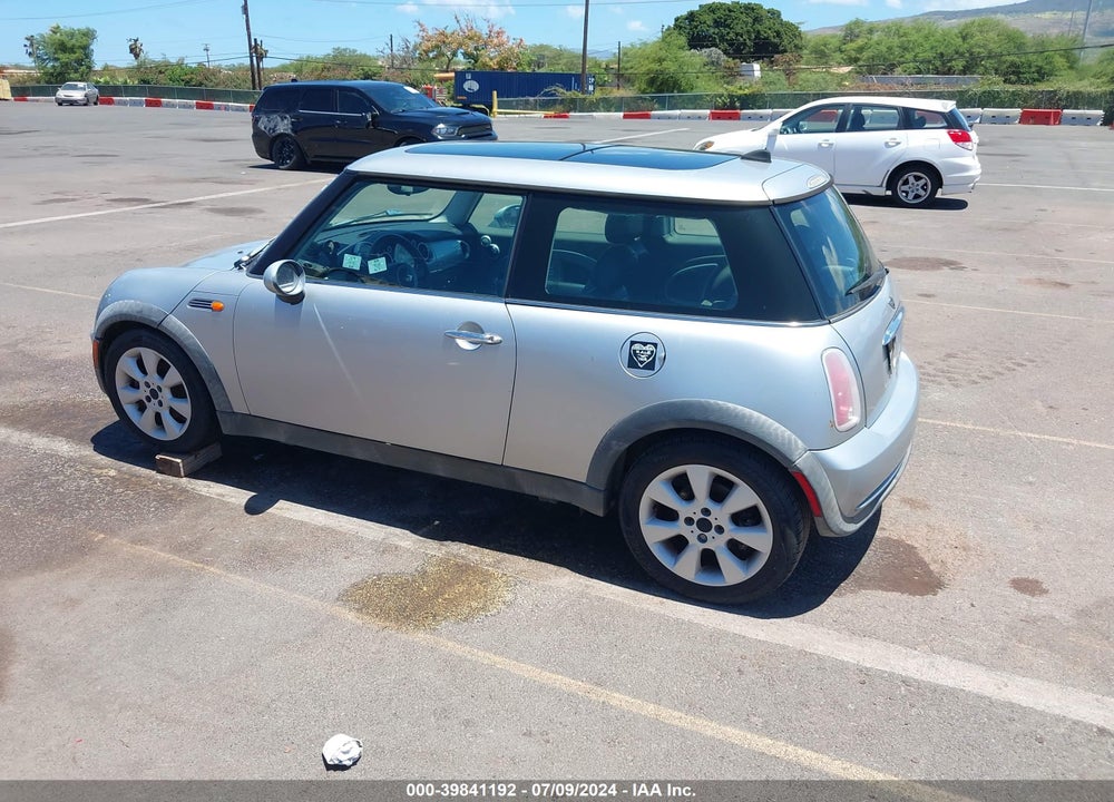 2005 MINI COOPER VIN: WMWRC33565TJ73306
