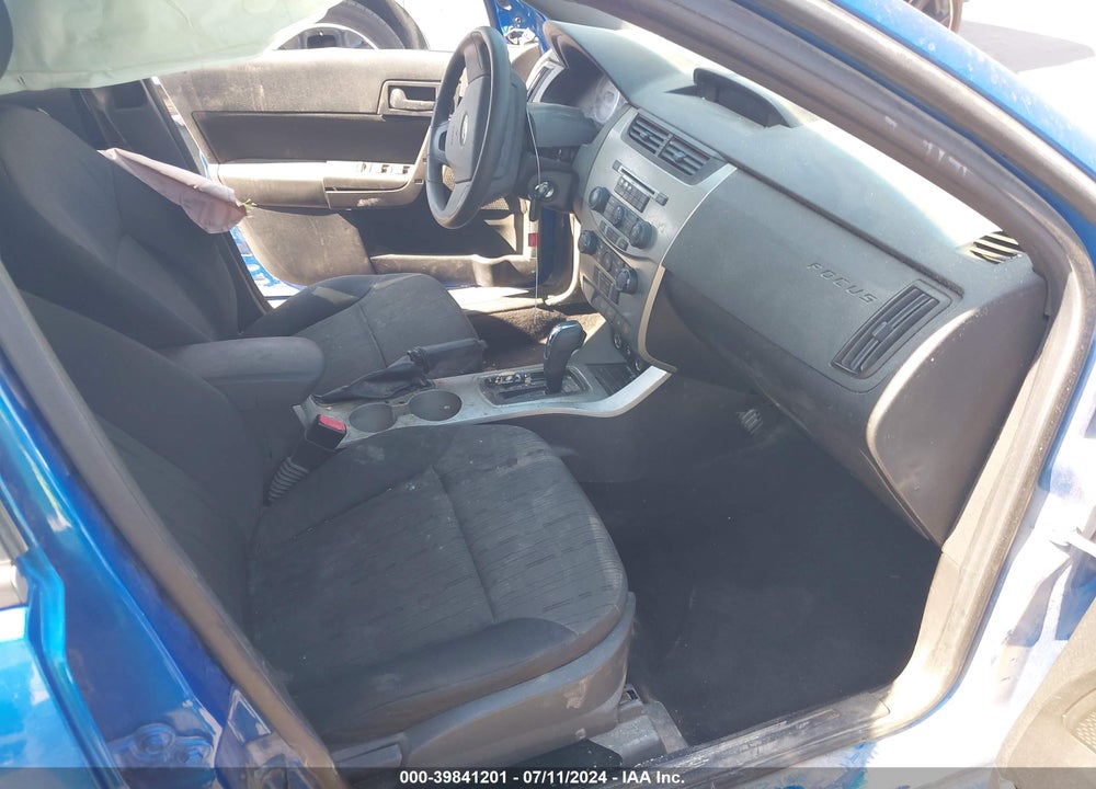 2010 FORD FOCUS SE VIN: 1FAHP3FN8AW124637