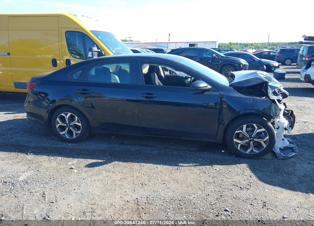 2019 KIA FORTE LXS VIN: 3KPF24AD3KE124710