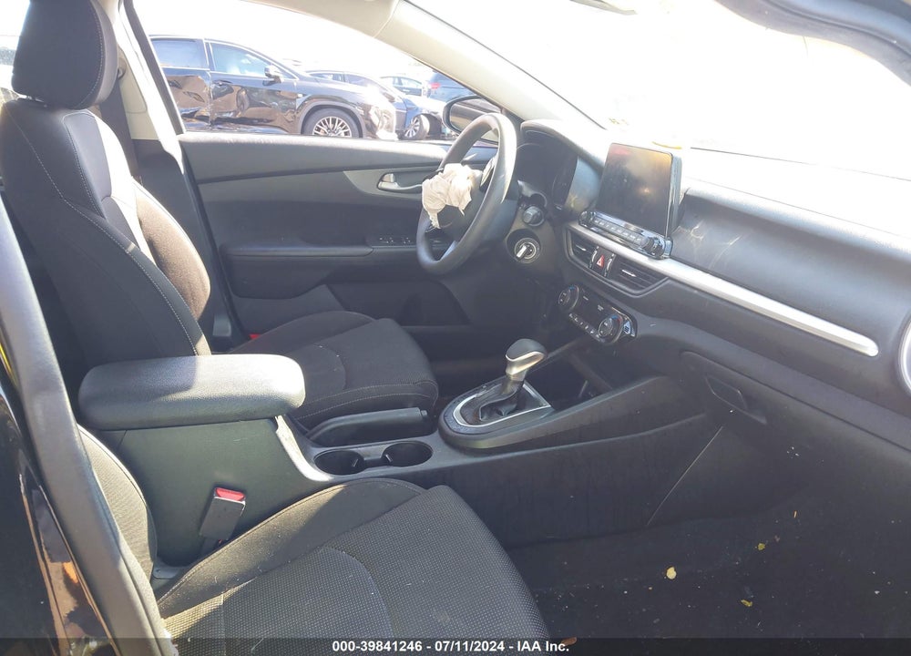 2019 KIA FORTE LXS VIN: 3KPF24AD3KE124710
