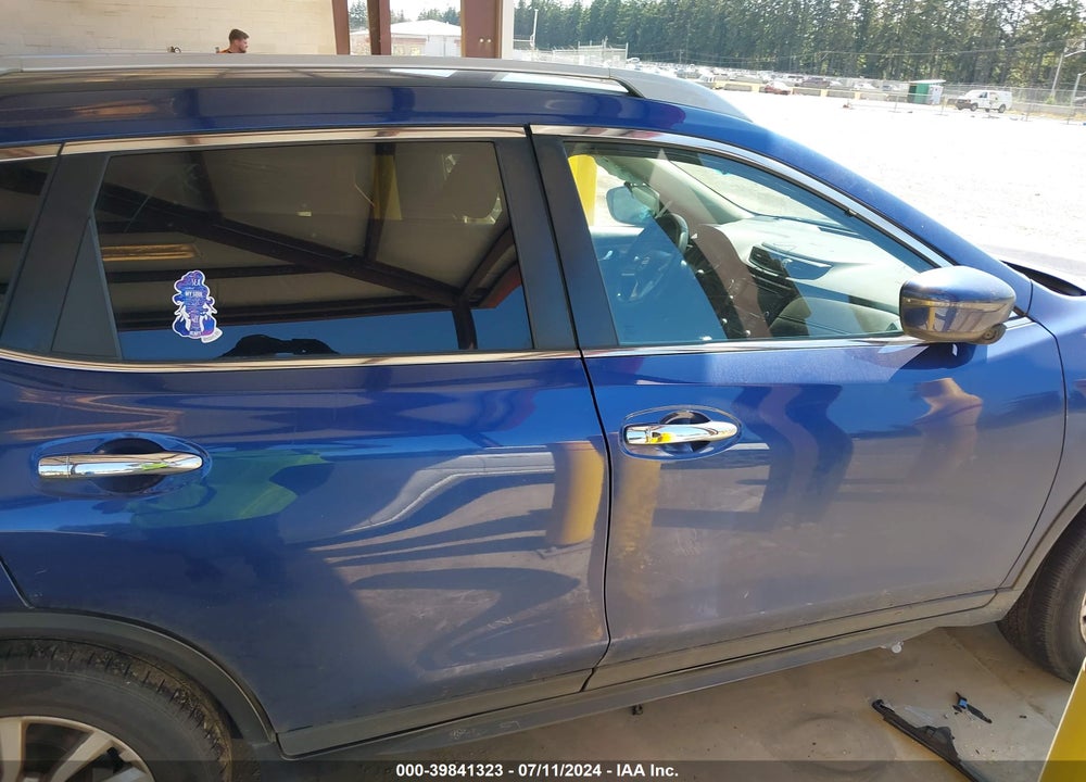 2018 NISSAN ROGUE SV VIN: 5N1AT2MV1JC801156