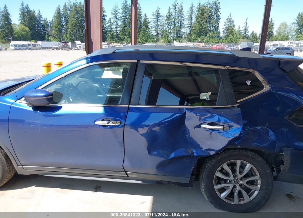2018 NISSAN ROGUE SV VIN: 5N1AT2MV1JC801156