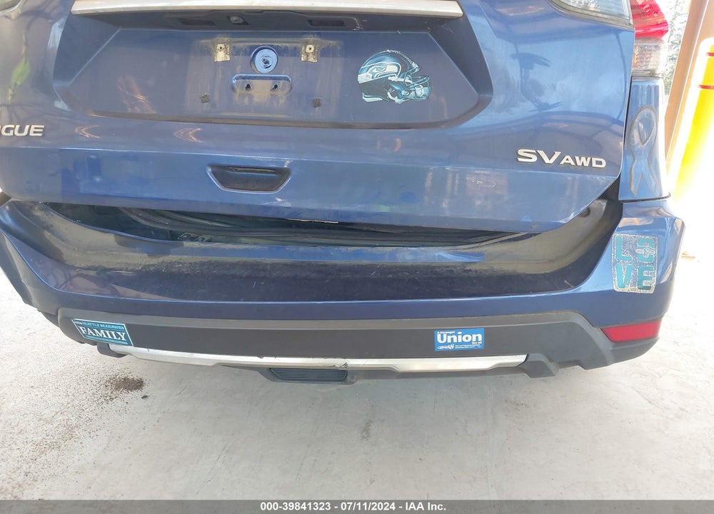 2018 NISSAN ROGUE SV VIN: 5N1AT2MV1JC801156