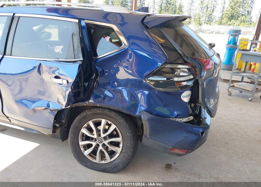 2018 NISSAN ROGUE SV VIN: 5N1AT2MV1JC801156