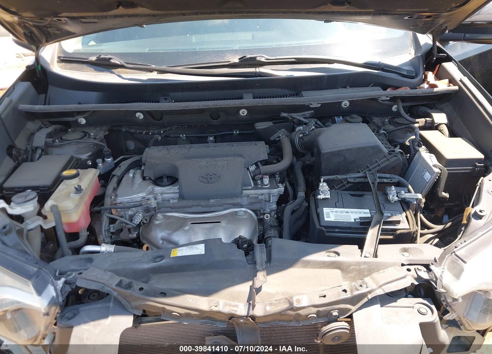 2018 TOYOTA RAV4 XLE VIN: 2T3WFREV7JW443843