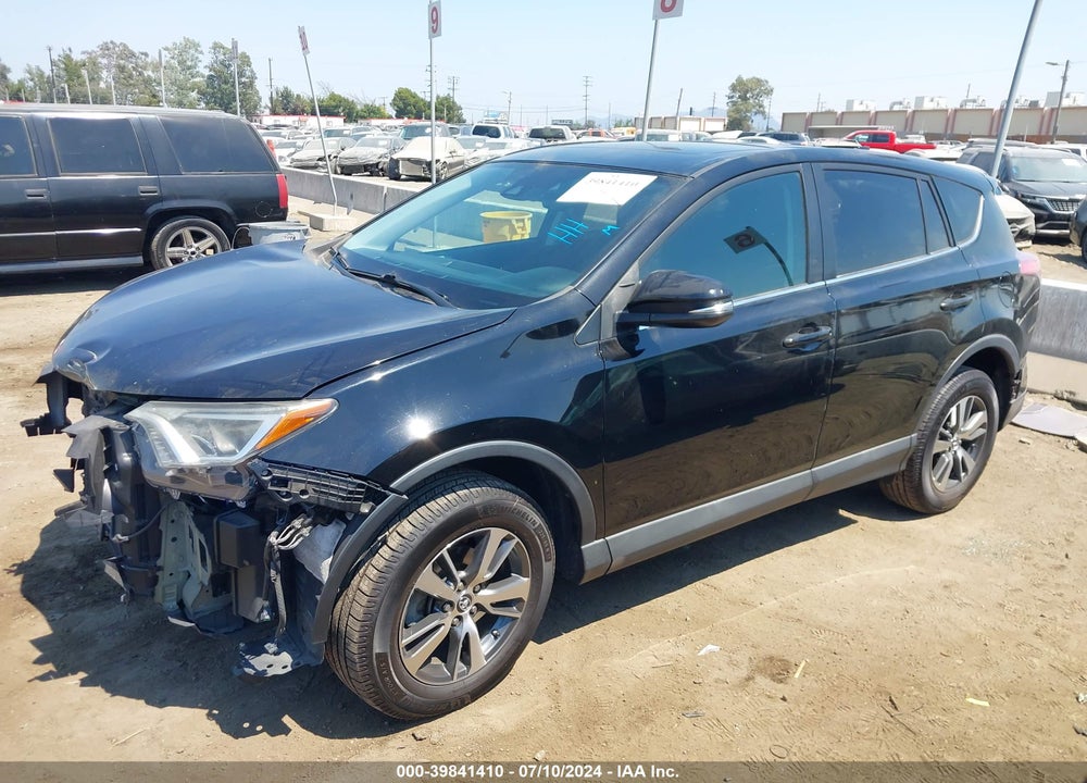 2018 TOYOTA RAV4 XLE VIN: 2T3WFREV7JW443843