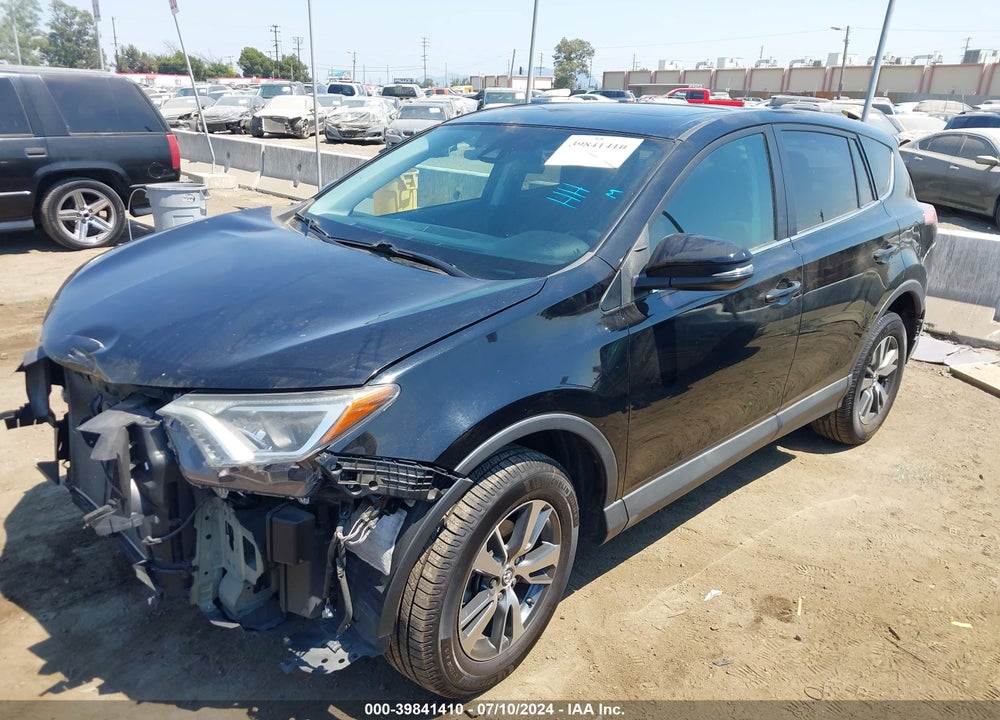 2018 TOYOTA RAV4 XLE VIN: 2T3WFREV7JW443843