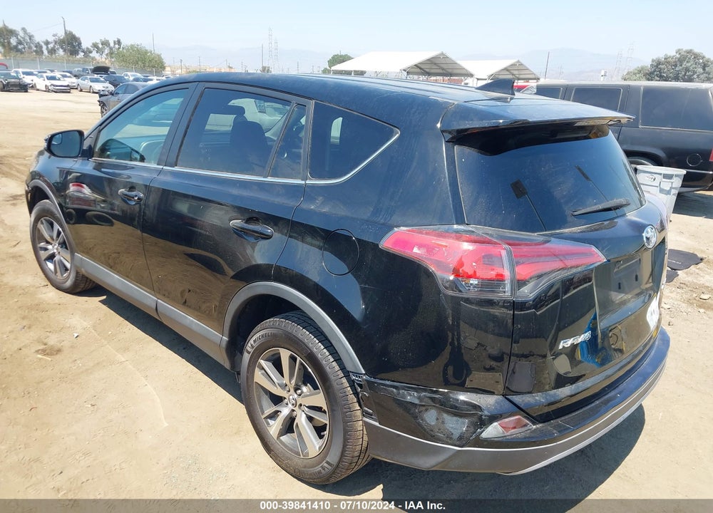 2018 TOYOTA RAV4 XLE VIN: 2T3WFREV7JW443843