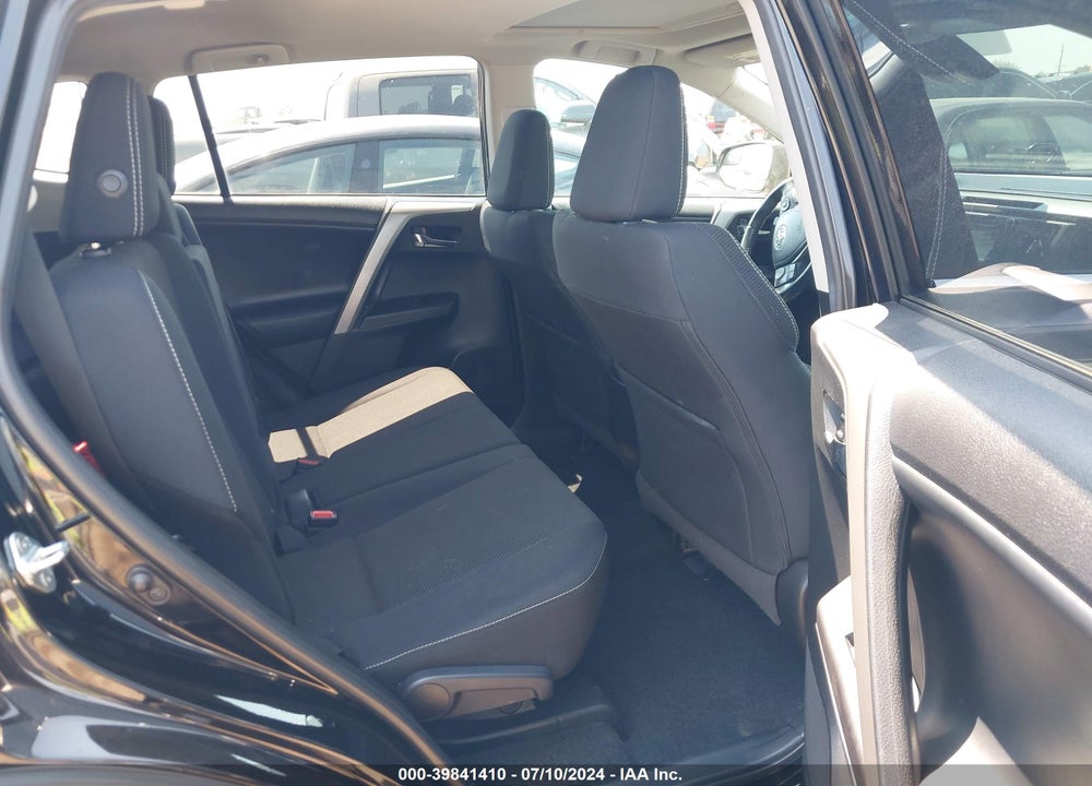 2018 TOYOTA RAV4 XLE VIN: 2T3WFREV7JW443843