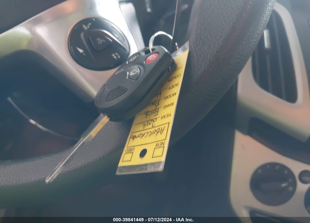 2014 FORD FOCUS SE VIN: 1FADP3K23EL262006