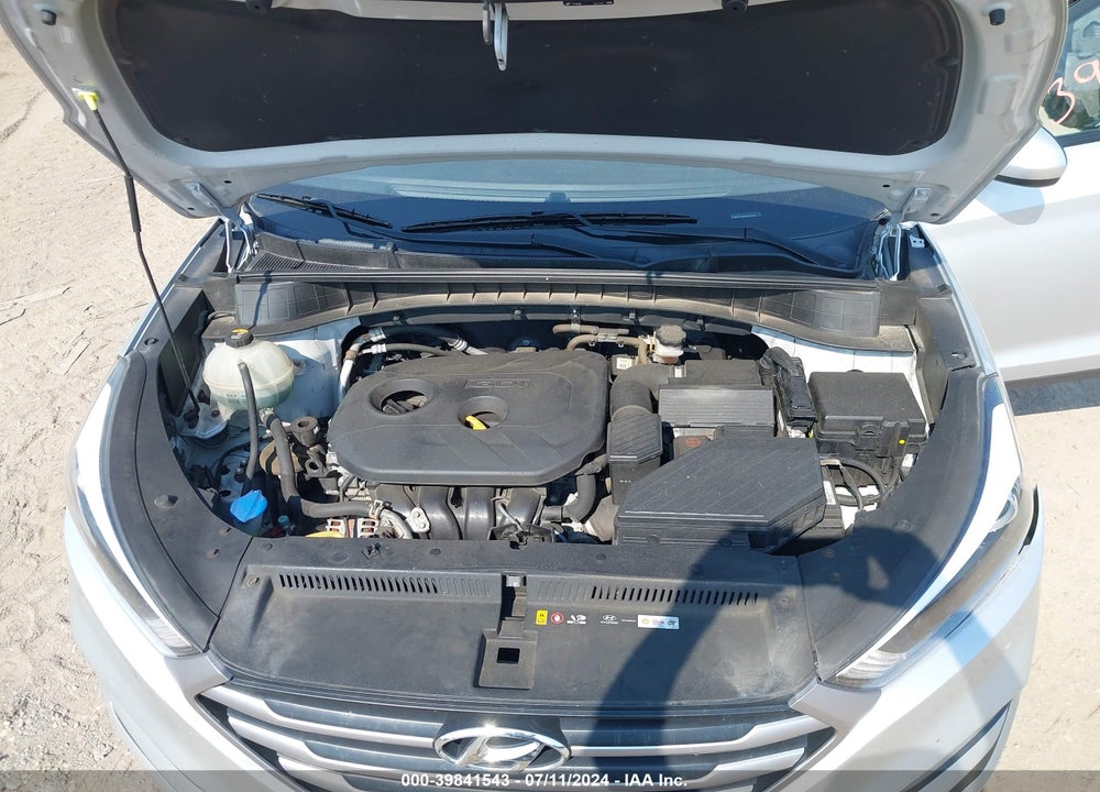 2017 HYUNDAI TUCSON SE VIN: KM8J3CA48HU268552