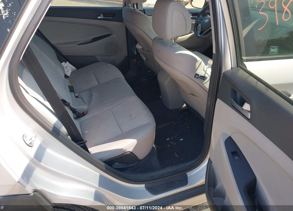 2017 HYUNDAI TUCSON SE VIN: KM8J3CA48HU268552