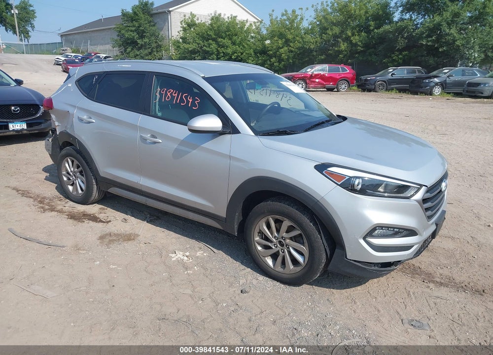 2017 HYUNDAI TUCSON SE VIN: KM8J3CA48HU268552