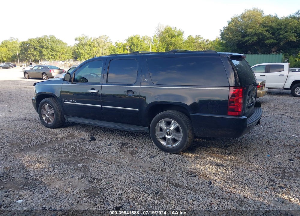 2010 CHEVROLET SUBURBAN 1500 LTZ VIN: 1GNUKKE36AR223447