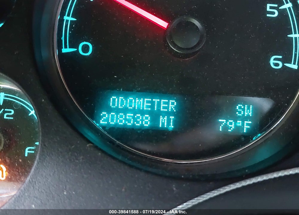 2010 CHEVROLET SUBURBAN 1500 LTZ VIN: 1GNUKKE36AR223447