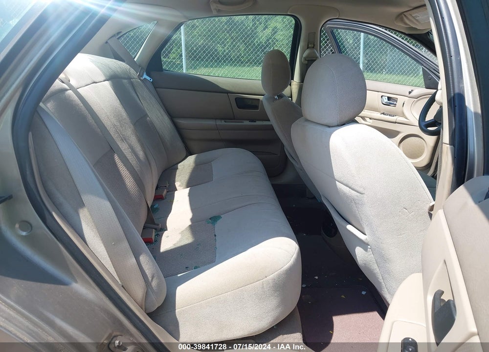 2004 FORD TAURUS LX VIN: 1FAFP52U74A135694