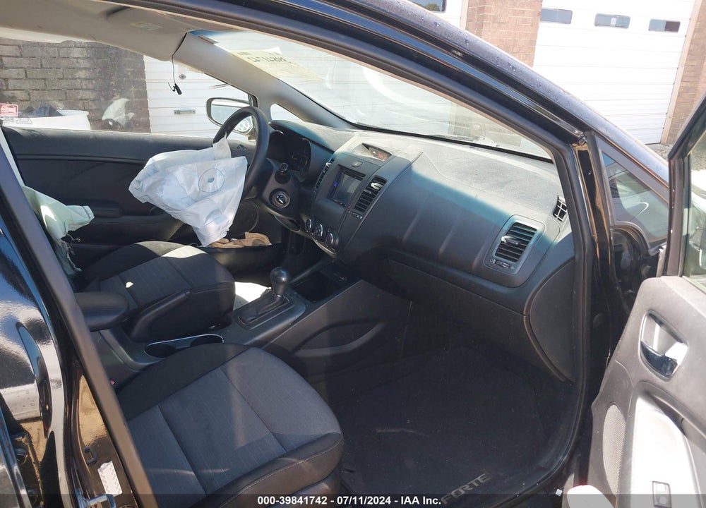 2016 KIA FORTE LX VIN: KNAFK5A83G5606859
