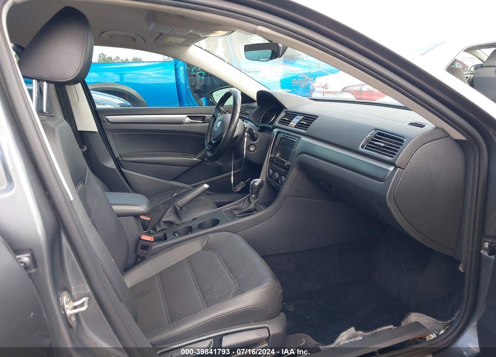 2018 VOLKSWAGEN PASSAT 2.0T R-LINE/2.0T S VIN: 1VWAA7A33JC021151