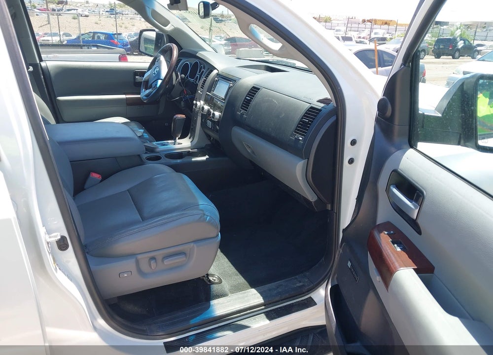 2016 TOYOTA SEQUOIA PLATINUM 5.7L V8 VIN: 5TDDW5G18GS142695