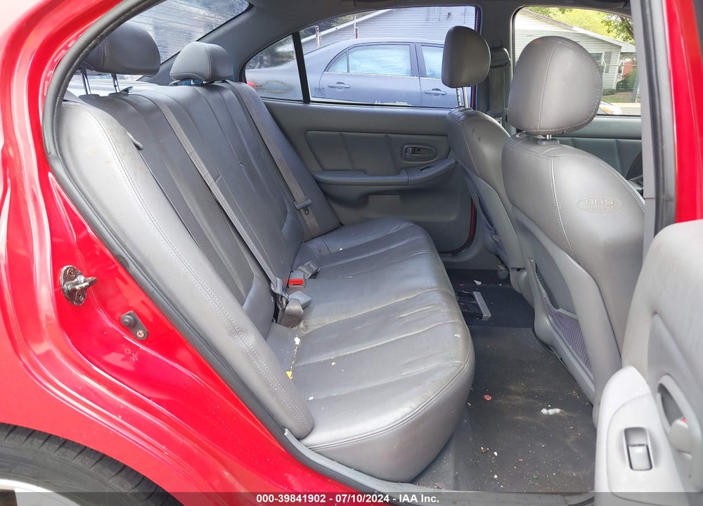 2004 HYUNDAI ELANTRA GLS/GT VIN: KMHDN46DX4U883507