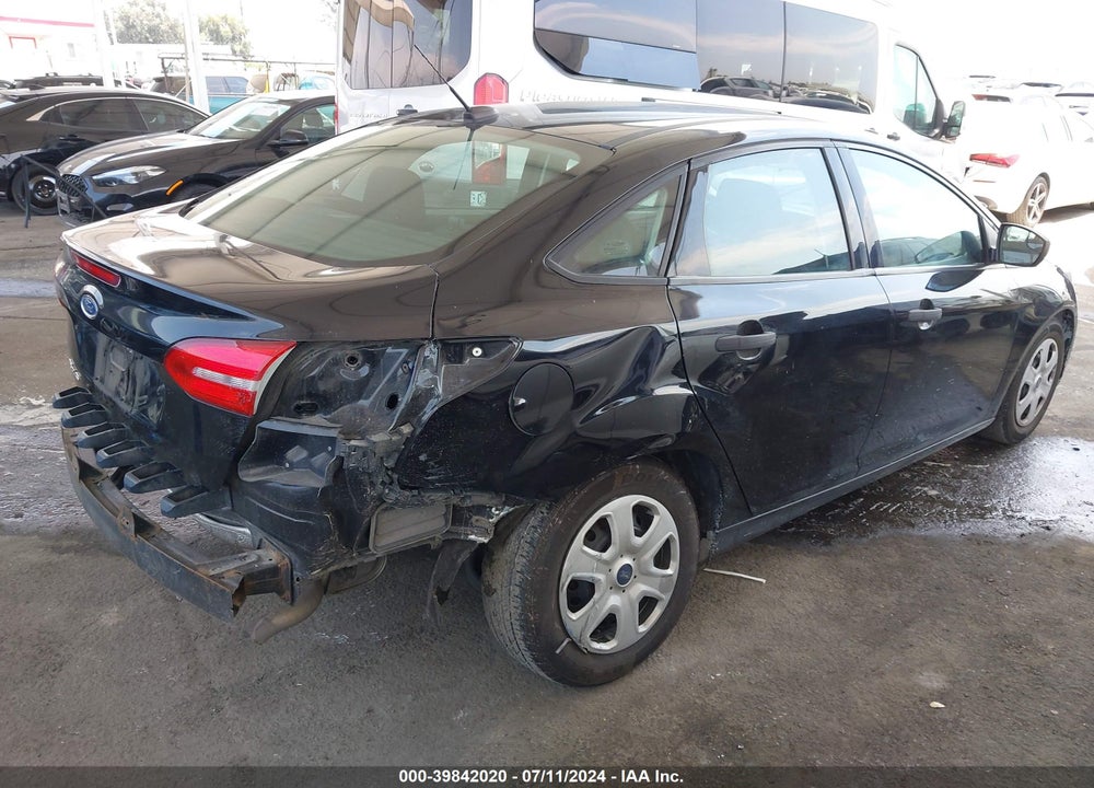 2018 FORD FOCUS S VIN: 1FADP3E29JL277261
