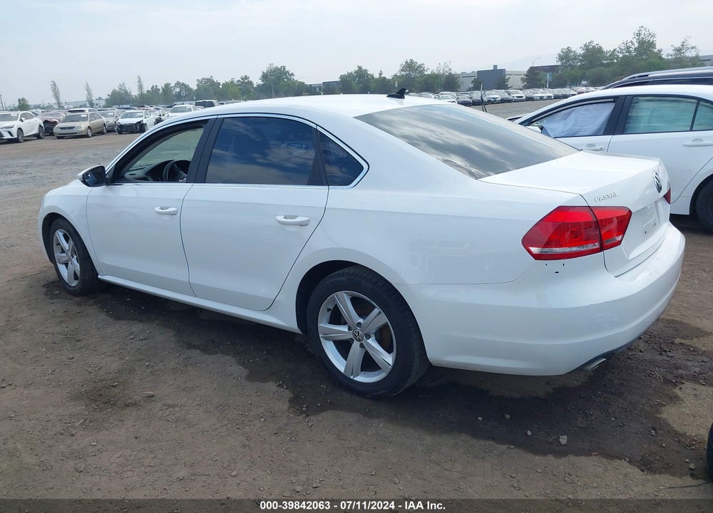 2012 VOLKSWAGEN PASSAT 2.5L SE VIN: 1VWBP7A33CC032950