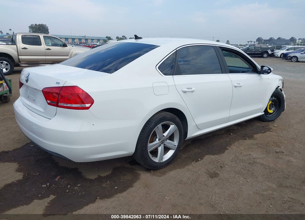2012 VOLKSWAGEN PASSAT 2.5L SE VIN: 1VWBP7A33CC032950