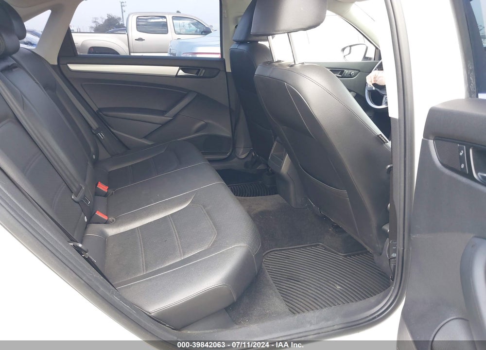 2012 VOLKSWAGEN PASSAT 2.5L SE VIN: 1VWBP7A33CC032950