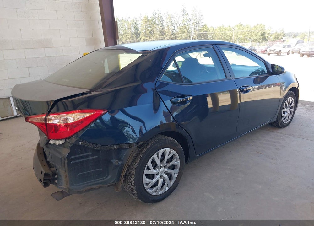 2018 TOYOTA COROLLA LE VIN: 2T1BURHE3JC976704
