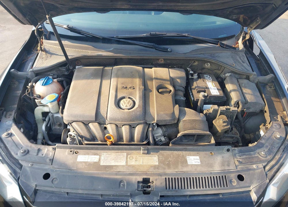 2013 VOLKSWAGEN PASSAT 2.5L SE VIN: 1VWBP7A32DC111821