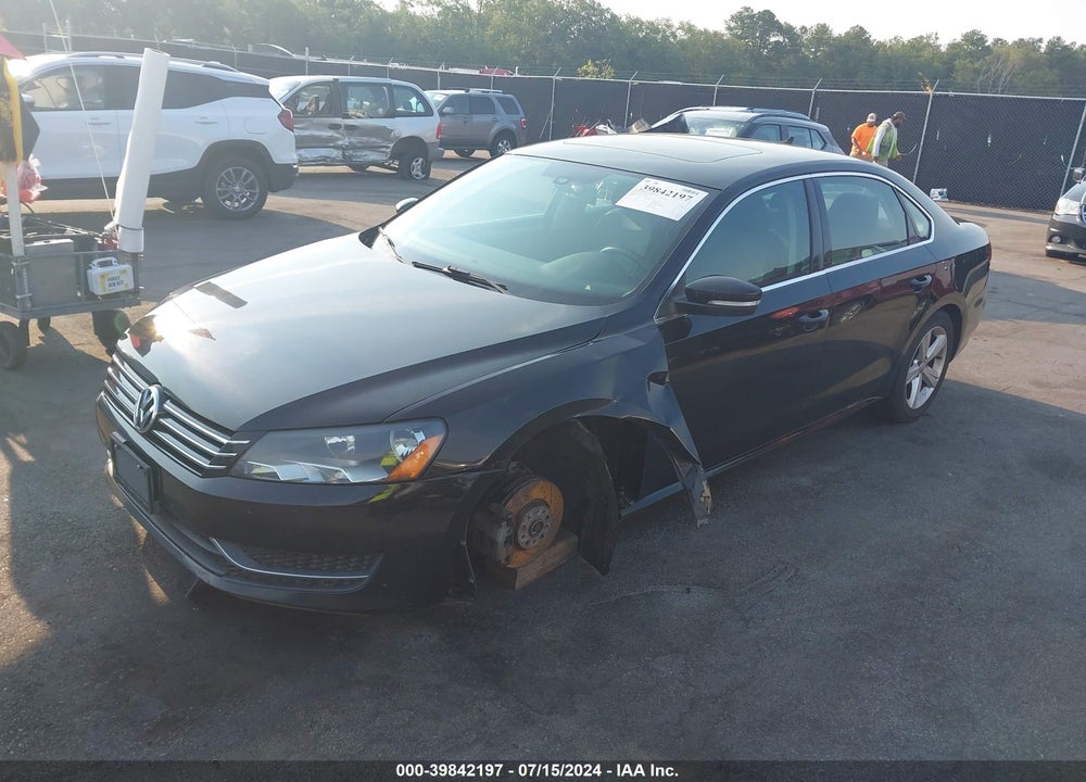 2013 VOLKSWAGEN PASSAT 2.5L SE VIN: 1VWBP7A32DC111821