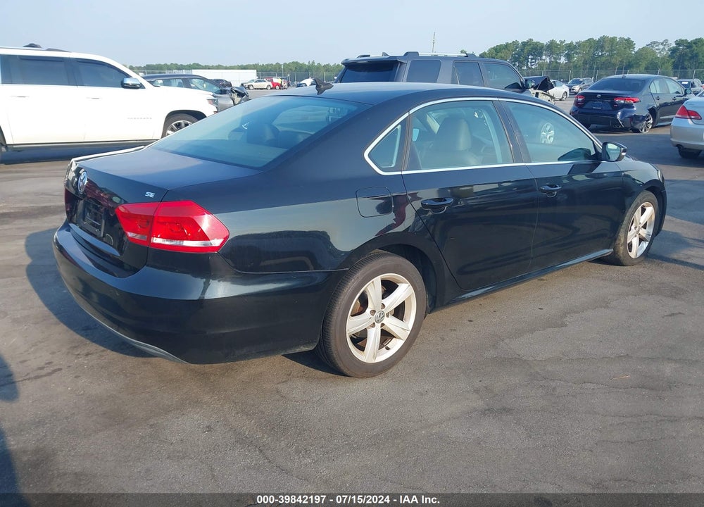 2013 VOLKSWAGEN PASSAT 2.5L SE VIN: 1VWBP7A32DC111821