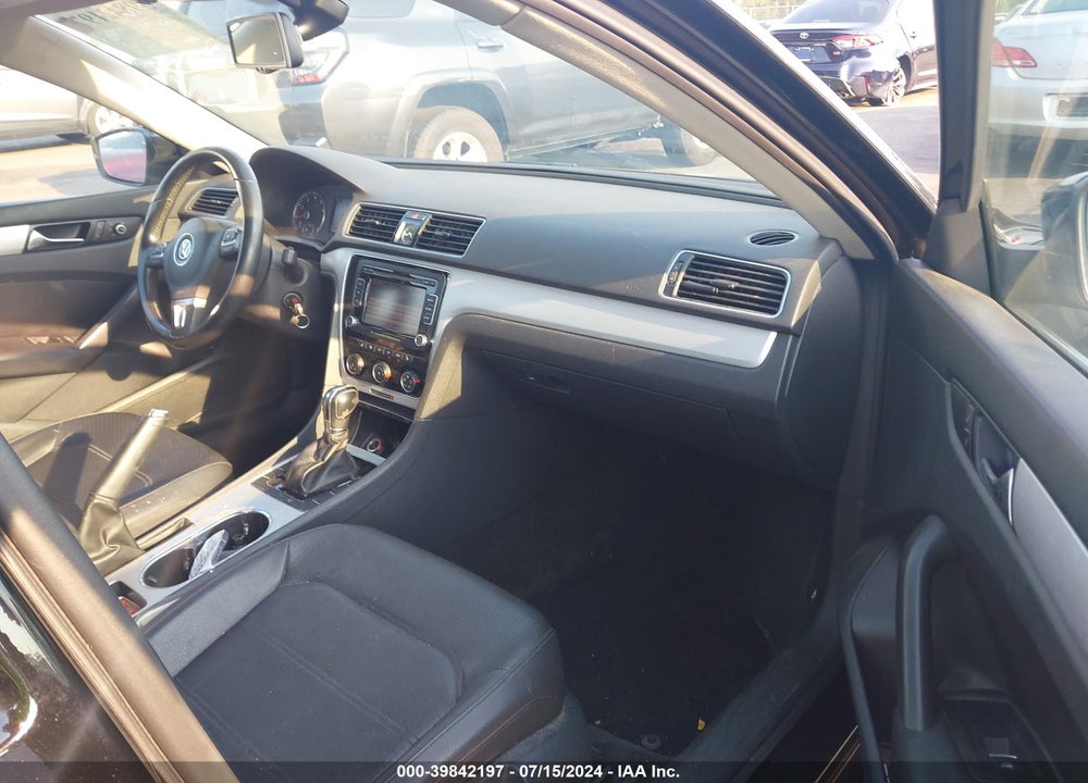 2013 VOLKSWAGEN PASSAT 2.5L SE VIN: 1VWBP7A32DC111821
