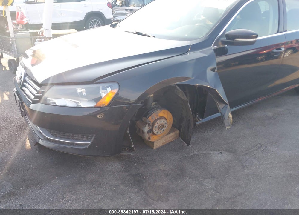 2013 VOLKSWAGEN PASSAT 2.5L SE VIN: 1VWBP7A32DC111821