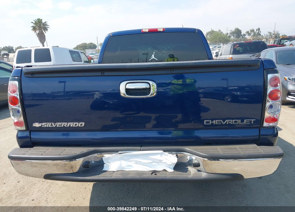2002 CHEVROLET SILVERADO 1500 LS VIN: 2GCEC19V421305638