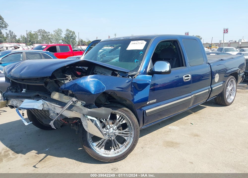 2002 CHEVROLET SILVERADO 1500 LS VIN: 2GCEC19V421305638