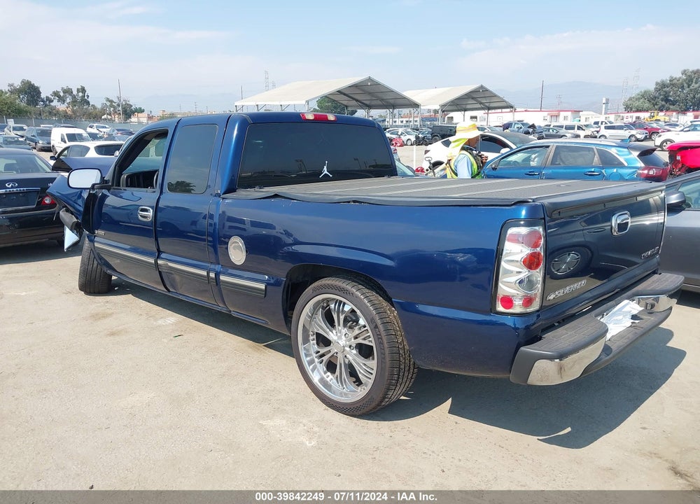 2002 CHEVROLET SILVERADO 1500 LS VIN: 2GCEC19V421305638