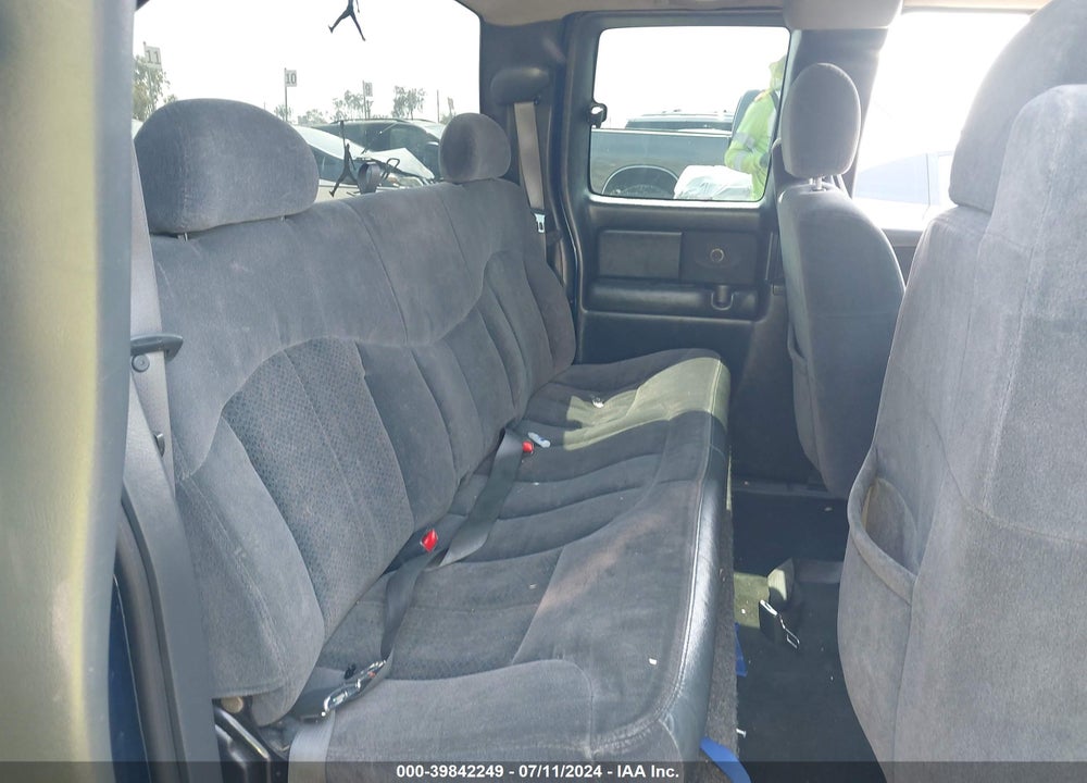 2002 CHEVROLET SILVERADO 1500 LS VIN: 2GCEC19V421305638
