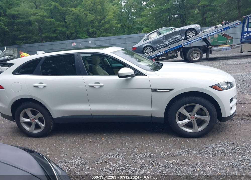 2017 JAGUAR F-PACE 35T PREMIUM VIN: SADCJ2BV7HA056445