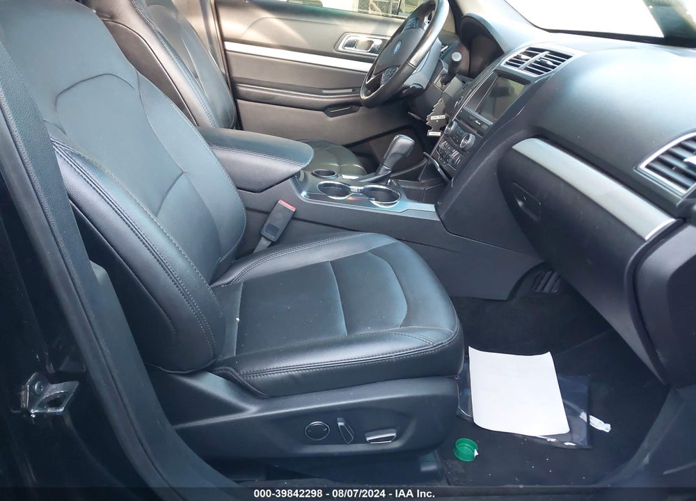 2017 FORD EXPLORER XLT VIN: 1FM5K7D85HGA87840