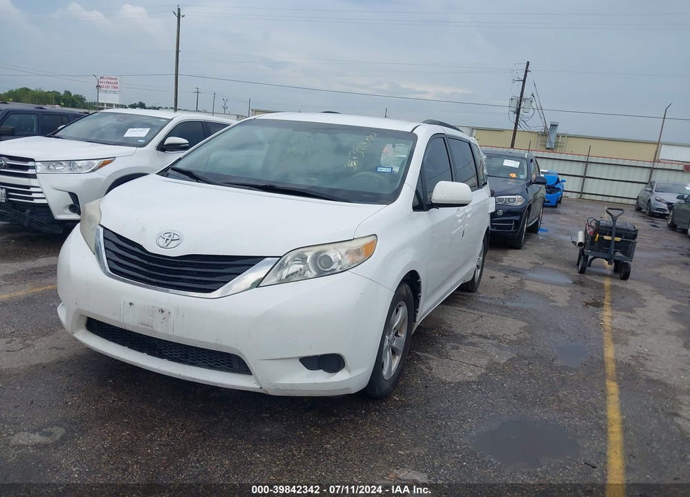 2012 TOYOTA SIENNA LE V6 8 PASSENGER VIN: 5TDKK3DC1CS274723