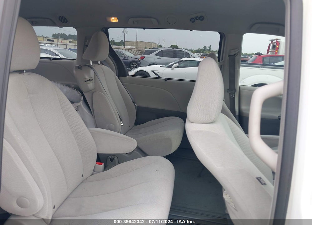 2012 TOYOTA SIENNA LE V6 8 PASSENGER VIN: 5TDKK3DC1CS274723