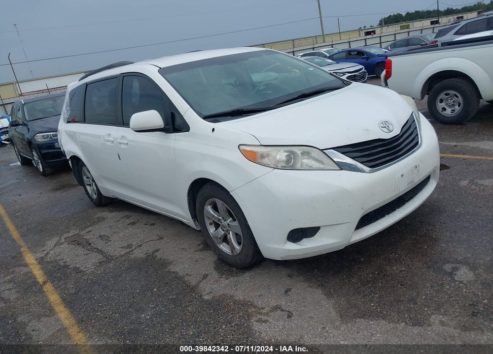2012 TOYOTA SIENNA LE V6 8 PASSENGER VIN: 5TDKK3DC1CS274723