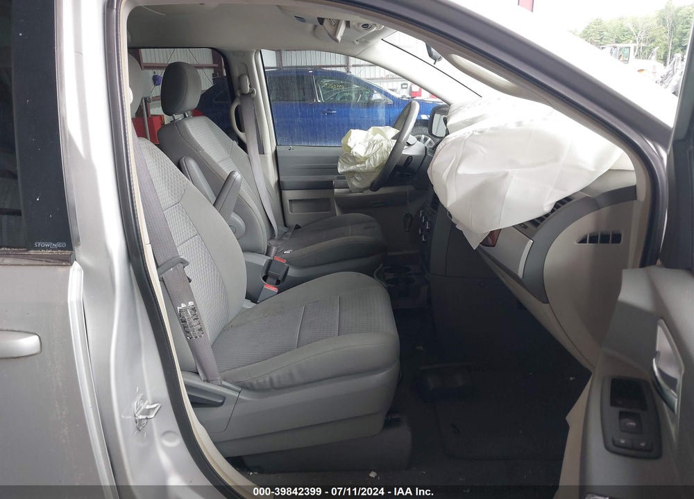 2008 CHRYSLER TOWN & COUNTRY TOURING VIN: 2A8HR54P08R698777